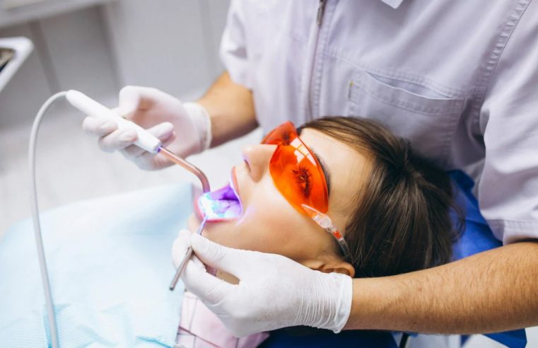 Descubra os mitos do clareamento dental