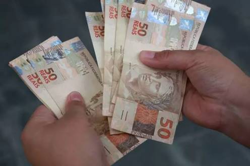 Dinheiro em risco: Como proteger-se de notas falsas de 50 reais