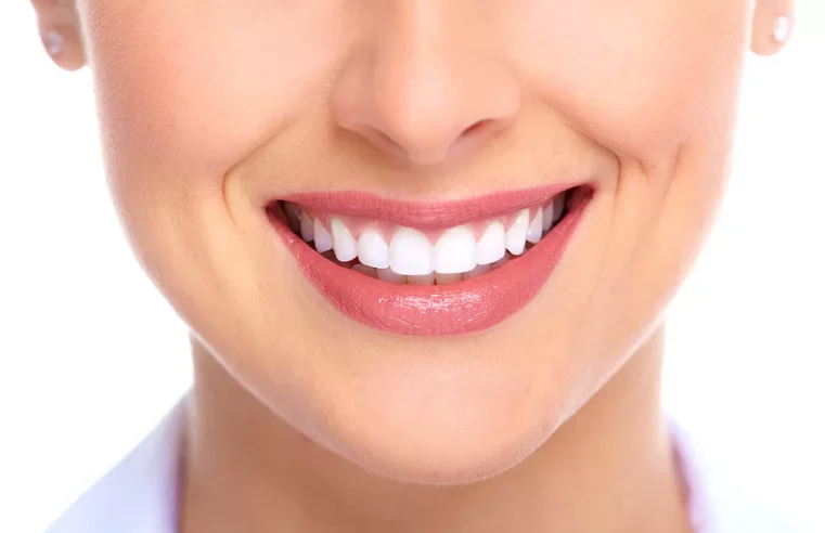 Como deixar os dentes brancos?